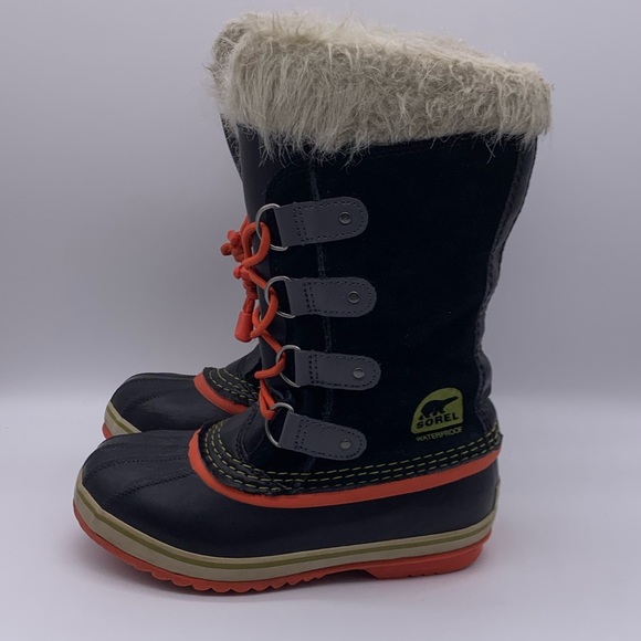 Sorel boots - Picture 4 of 8